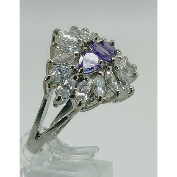 Vintage Ring Size 7.5 Silver Tone White Gold GP Purple CZ Cluster Cocktail NOS - Picture 3 of 10
